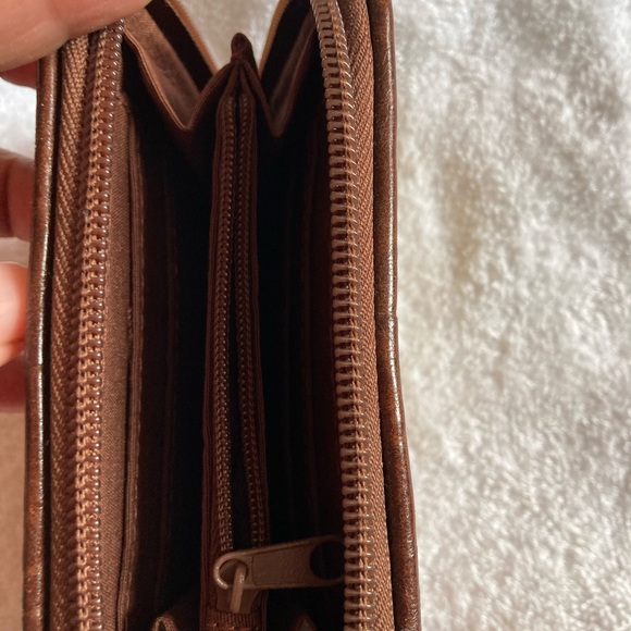 wallet - Picture 2 of 3